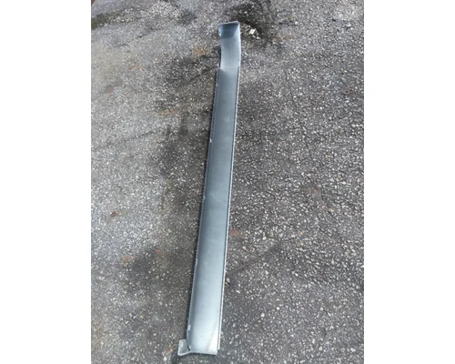 MACK CXU613 CAB SKIRT FILLER PANEL