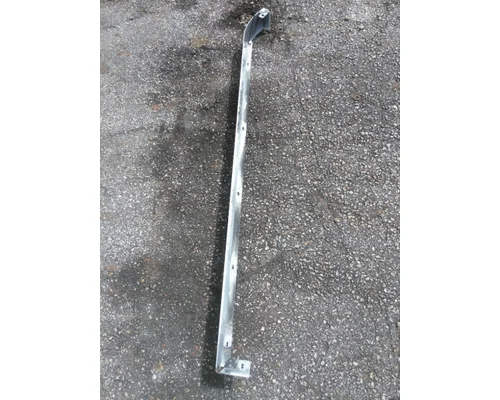 MACK CXU613 CAB SKIRT FILLER PANEL
