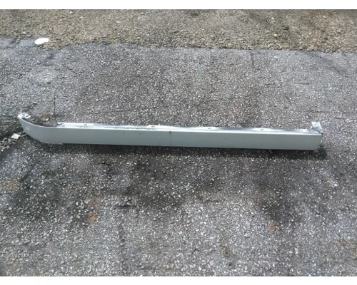 MACK CXU613 CAB SKIRT FILLER PANEL