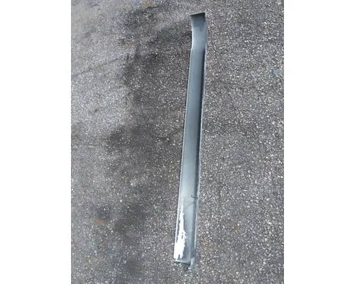 MACK CXU613 CAB SKIRT FILLER PANEL