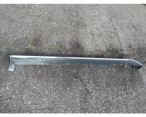 MACK CXU613 CAB SKIRT FILLER PANEL