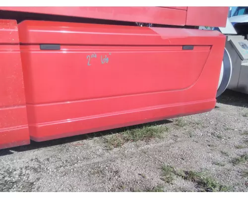 MACK CXU613 CAB SKIRTSIDE FAIRING