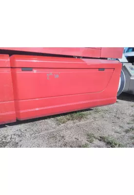 MACK CXU613 CAB SKIRT/SIDE FAIRING