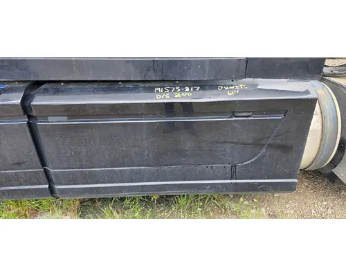 MACK CXU613 CAB SKIRTSIDE FAIRING