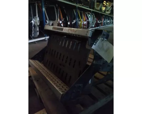 MACK CXU613 CAB STEP