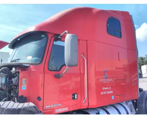 MACK CXU613 CAB