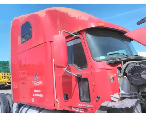 MACK CXU613 CAB