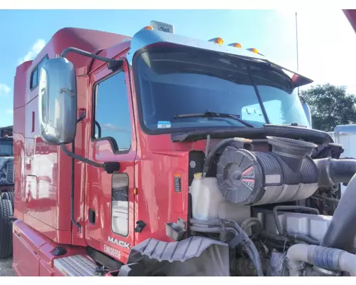 MACK CXU613 CAB