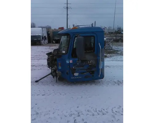 MACK CXU613 CAB