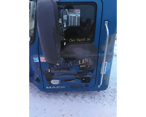 MACK CXU613 CAB