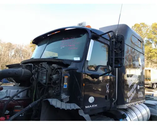 MACK CXU613 CAB