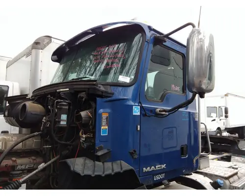 MACK CXU613 CAB