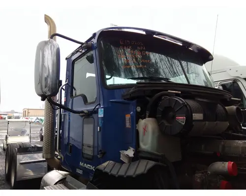 MACK CXU613 CAB