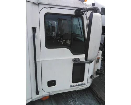 MACK CXU613 CAB