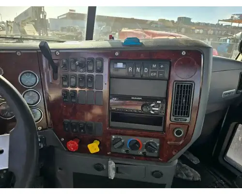MACK CXU613 Cab Assembly