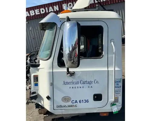 MACK CXU613 Cab Assembly