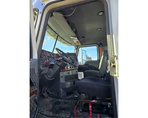 MACK CXU613 Cab Assembly