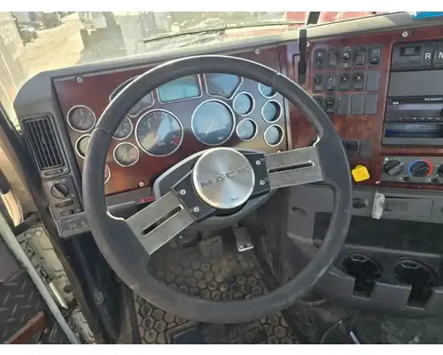 MACK CXU613 Cab Assembly