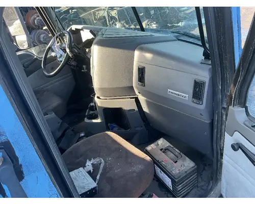 MACK CXU613 Cab Assembly