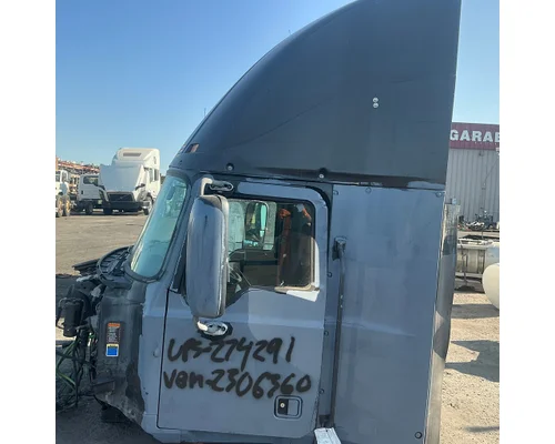 MACK CXU613 Cab Assembly