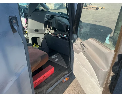 MACK CXU613 Cab Assembly