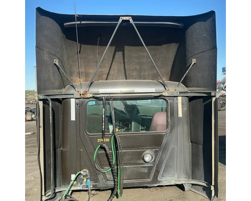 MACK CXU613 Cab Assembly