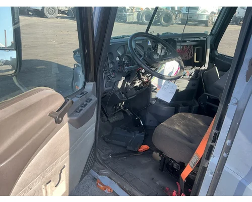 MACK CXU613 Cab Assembly