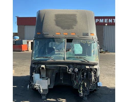 MACK CXU613 Cab Assembly