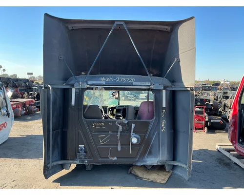 MACK CXU613 Cab Assembly