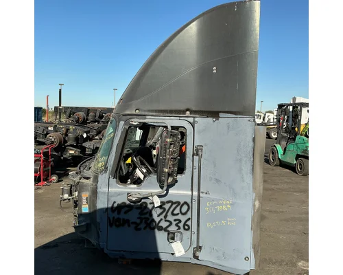 MACK CXU613 Cab Assembly