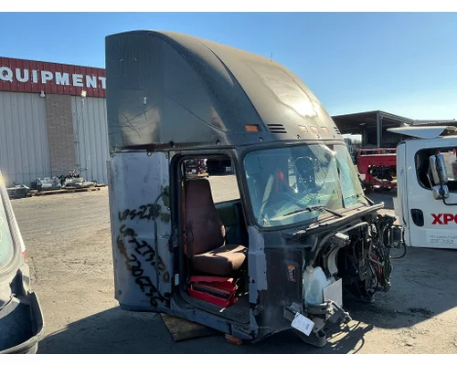 MACK CXU613 Cab Assembly