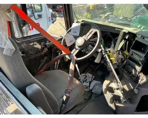 MACK CXU613 Cab Assembly