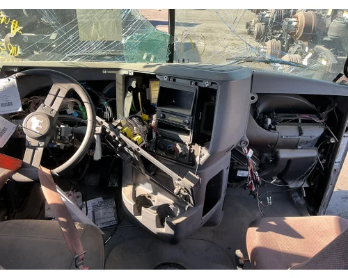 MACK CXU613 Cab Assembly