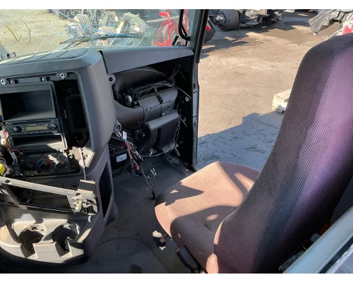 MACK CXU613 Cab Assembly