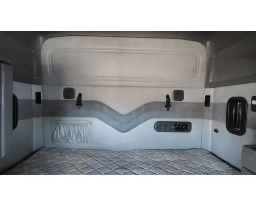 MACK CXU613 Cab Assembly