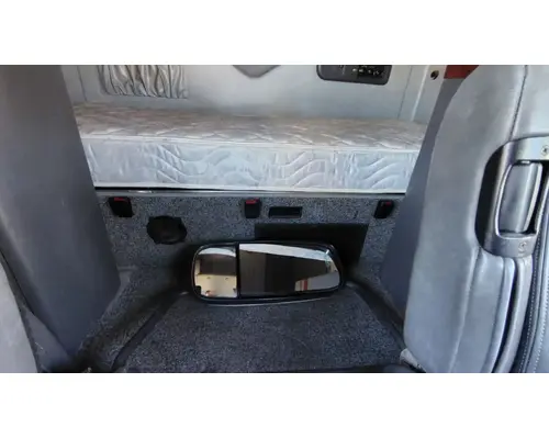 MACK CXU613 Cab Assembly