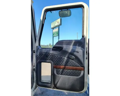 MACK CXU613 Cab Assembly