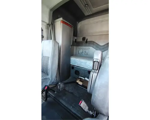 MACK CXU613 Cab Assembly