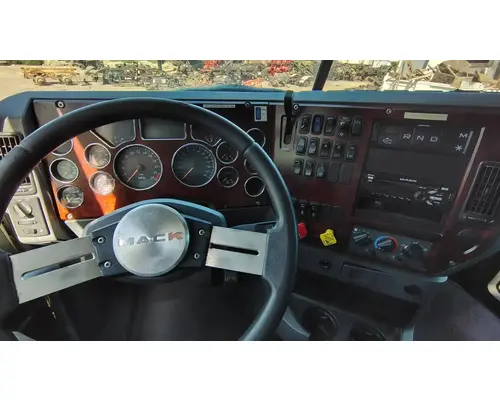 MACK CXU613 Cab Assembly