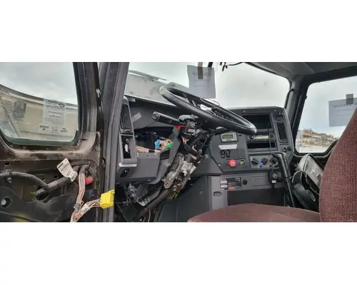 MACK CXU613 Cab Assembly