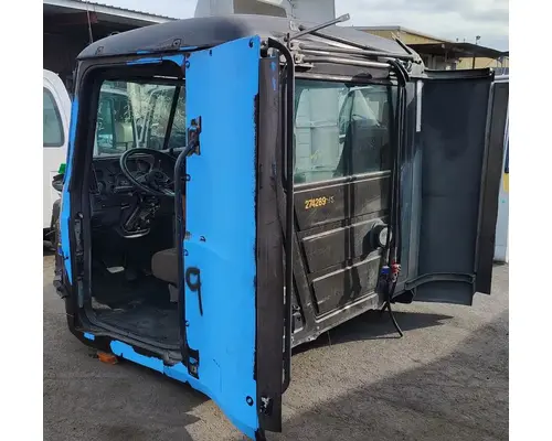 MACK CXU613 Cab Assembly