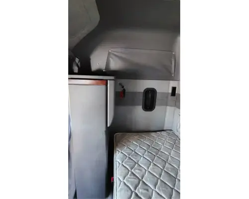 MACK CXU613 Cab Assembly