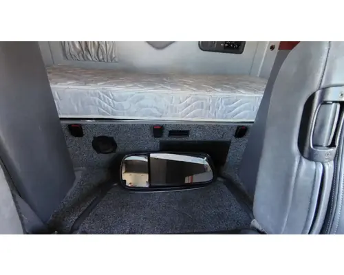 MACK CXU613 Cab Assembly