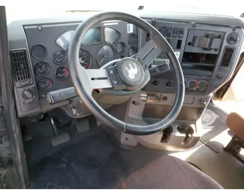 MACK CXU613 Cab Assembly