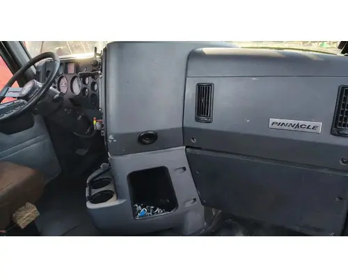 MACK CXU613 Cab Assembly