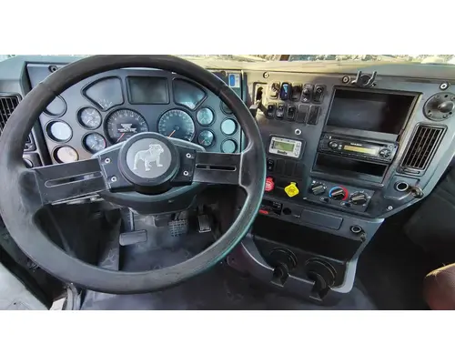 MACK CXU613 Cab Assembly