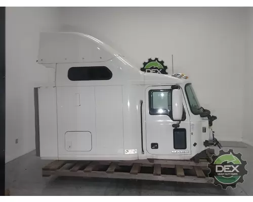 MACK CXU613 Cab