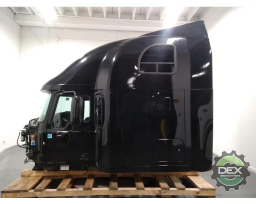 MACK CXU613 Cab