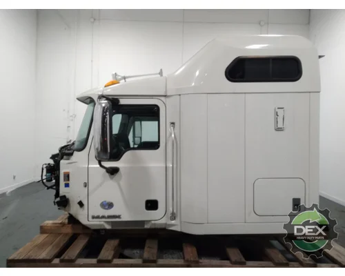 MACK CXU613 Cab