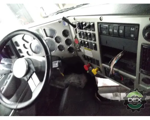 MACK CXU613 Cab